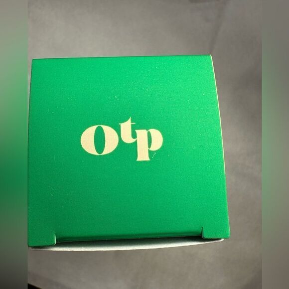 OUI the People Featherweight Hydrating Body Gloss Oil with Squalane 98ml/3.3oz - Picture 5 of 6